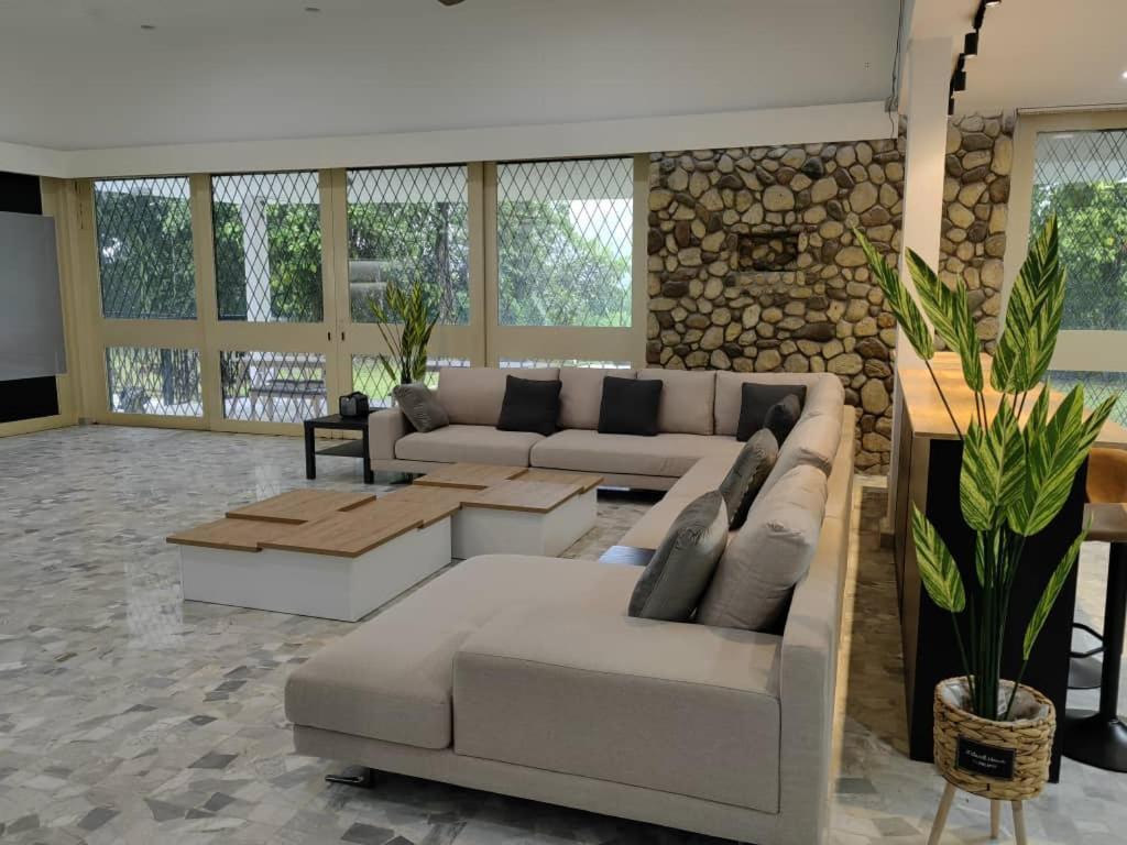 Vila Bukit Tunku Klcc Grande 11 By Vale Pine